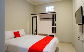 Reddoorz Plus Near Jogja City Mall 5